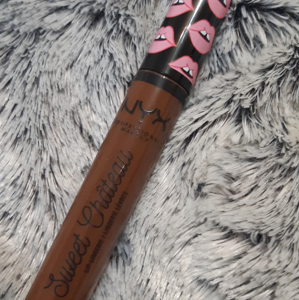 NYX Deep Rooted lip color